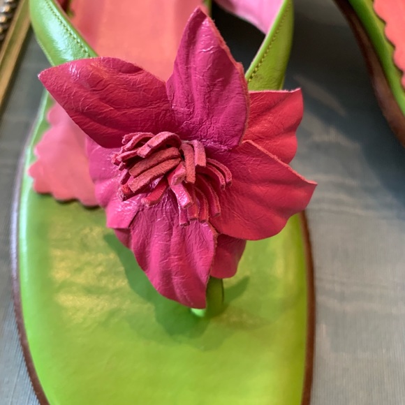 Lilly Pulitzer Sandals - Picture 6 of 6